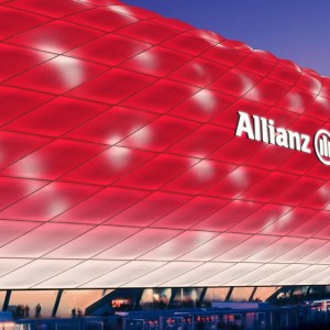 官方娱乐平台-德布劳内头槌点射封神之夜，武磊深陷三连败泥潭—足球世界的冰火两重天，德布劳内天神下凡，武磊三连败沉沦——足坛悲喜两重天
